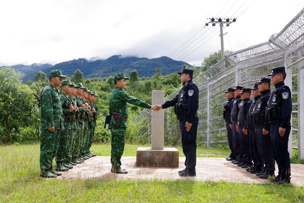 border defence forces of vietnamese, chinese provinces hold joint patrol picture 1