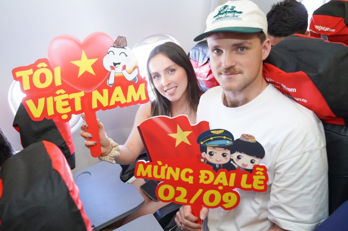 ron rang hinh anh co do sao vang tren nhung chuyen bay vietjet dip 2 9 hinh anh 2