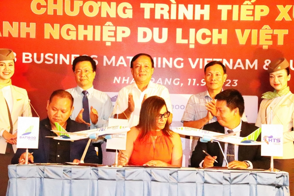 vietnamese and australian travel firms ink cooperation deals picture 1