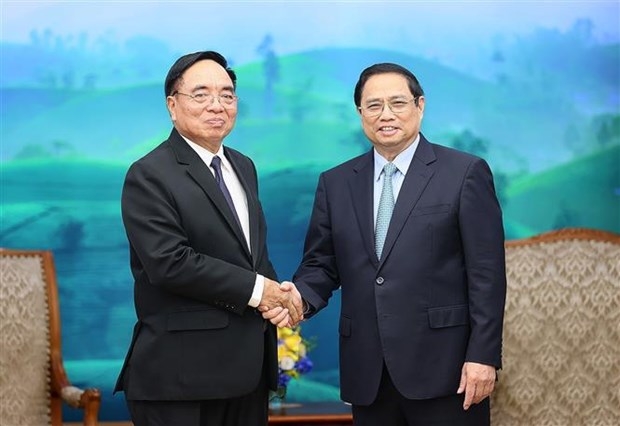 vietnam gives highest priority to developing ties with laos pm picture 1