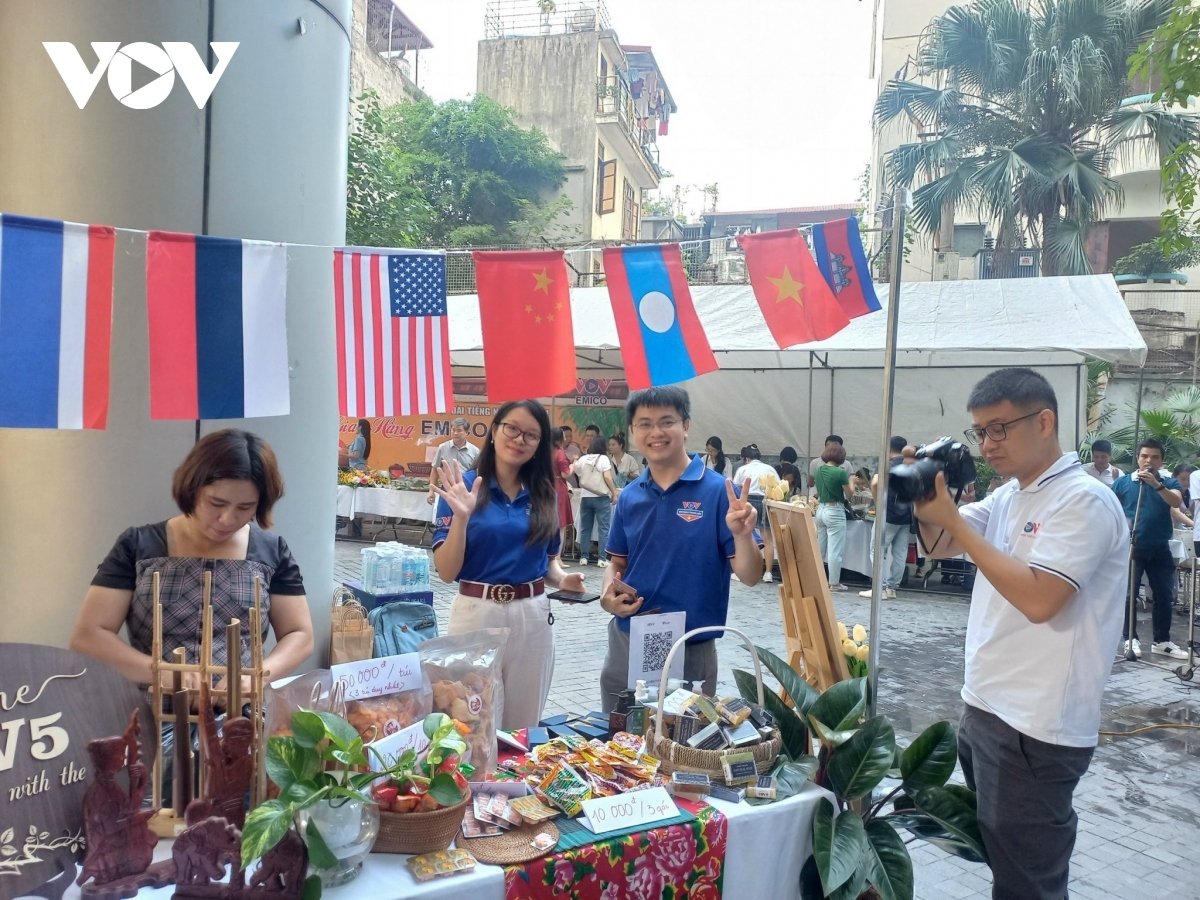 charity fair marks 78th founding anniversary of vov picture 10