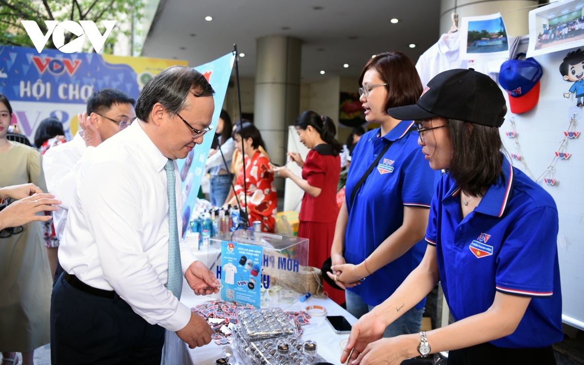 charity fair marks 78th founding anniversary of vov picture 4