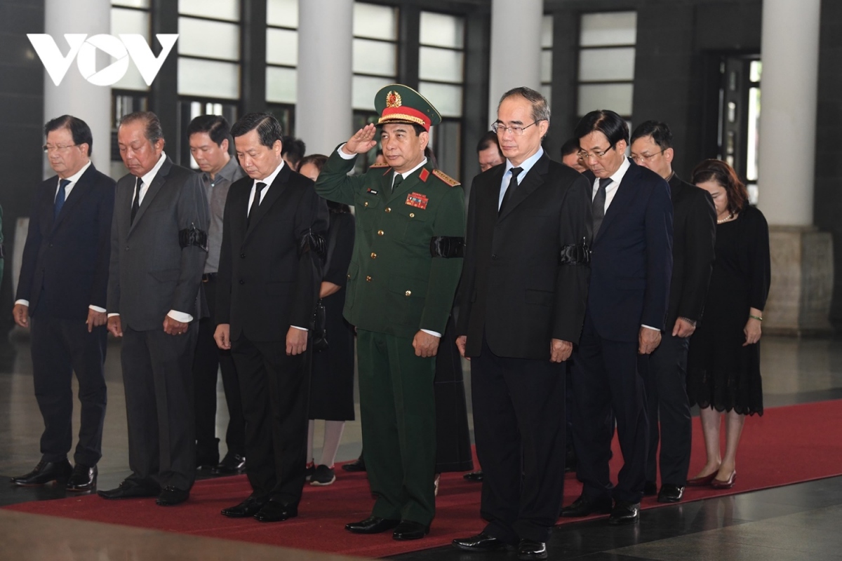 lãnh đạo Đảng, nhà nước viếng thượng tướng nguyễn chí vịnh hình ảnh 10 lanh dao Dang, nha nuoc vieng thuong tuong nguyen chi vinh hinh anh 10