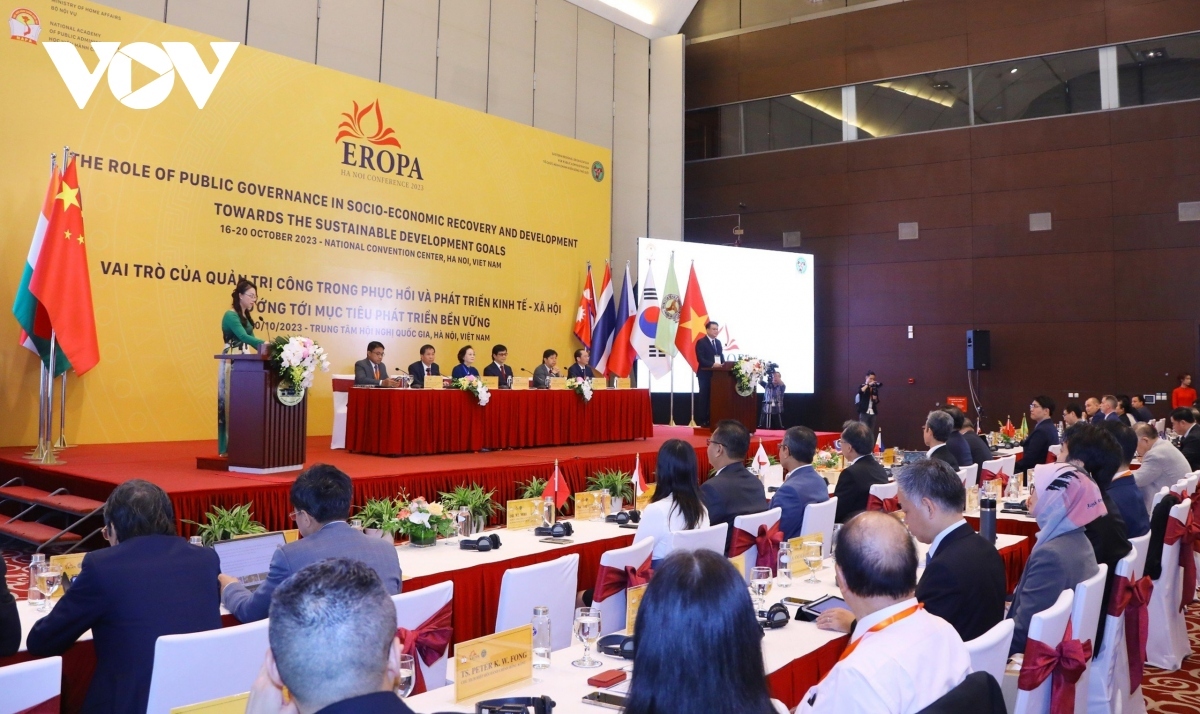 vietnam shares experience in public administration to achieve impressive growth picture 1