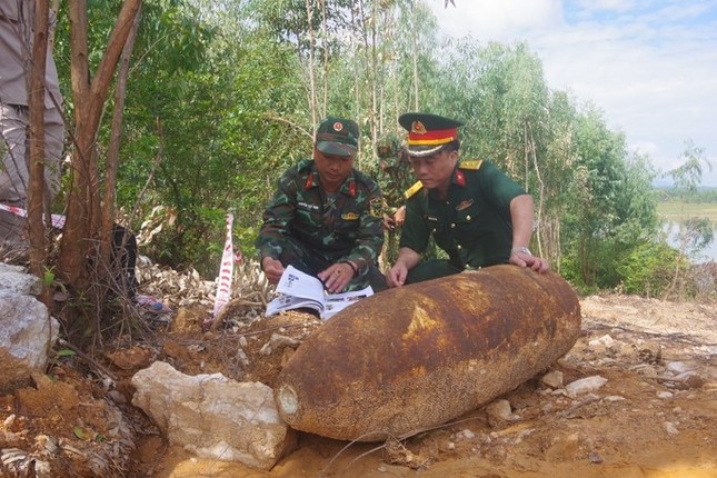 large wartime bomb deactivated in central vietnam picture 1 large wartime bomb deactivated in central vietnam picture 1