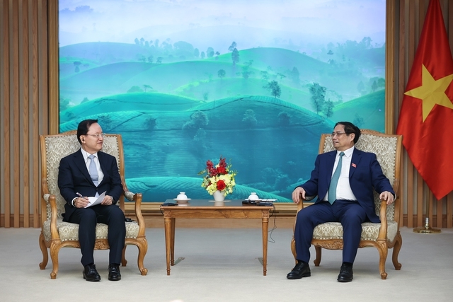 pm hosts cfo of samsung group and russian minister of internal affairs picture 1