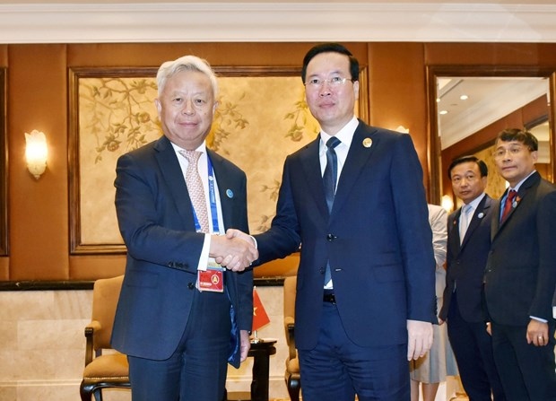 vietnamese president receives leader of asian infrastructure investment bank picture 1