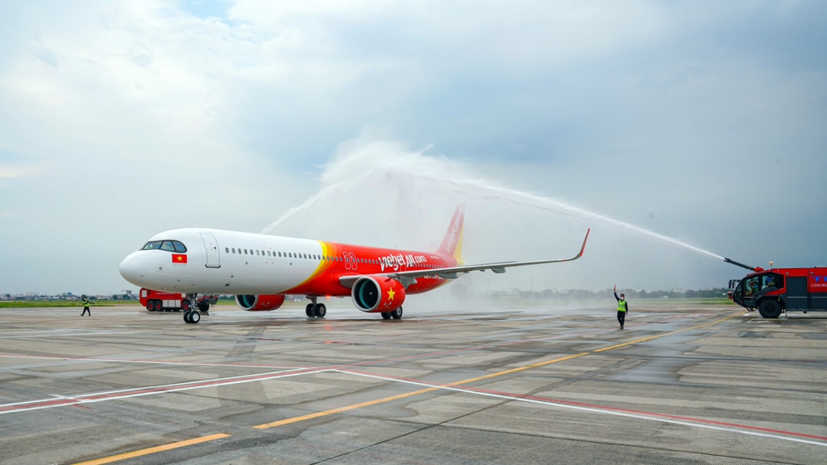 lien tuc nhan tau bay moi, vietjet don tau bay thu 101 hinh anh 2