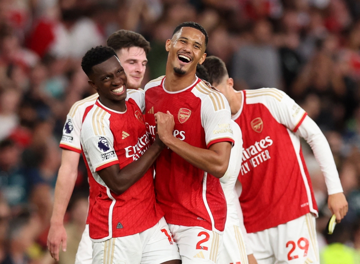 sau vong 8 ngoai hang anh 2023 2024 arsenal va mu ca khuc khai hoan hinh anh 2