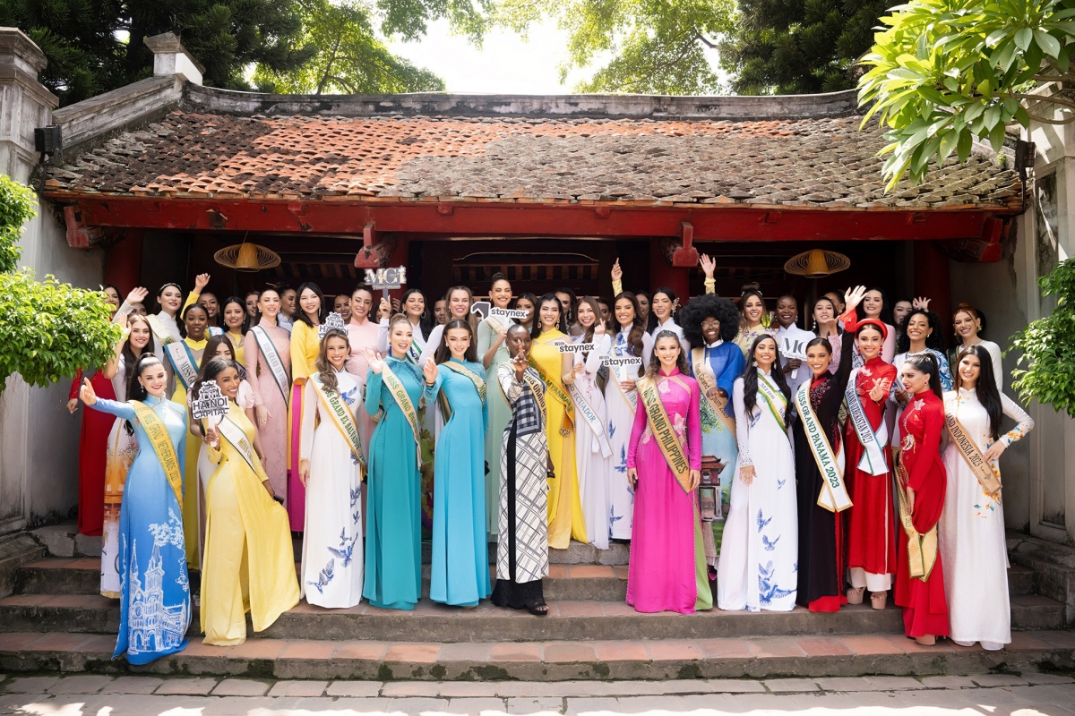 miss grand international finalists in ao dai tour around hanoi picture 8