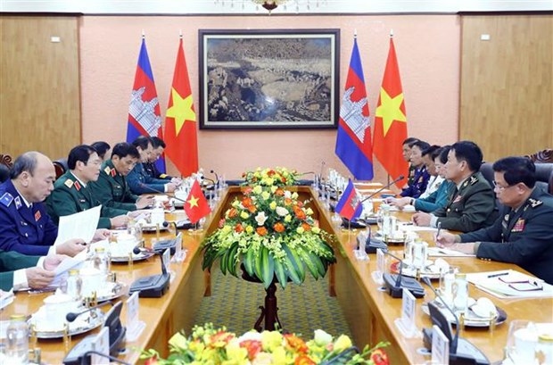 commander-in-chief of cambodian armed forces pays official visit to vietnam picture 1