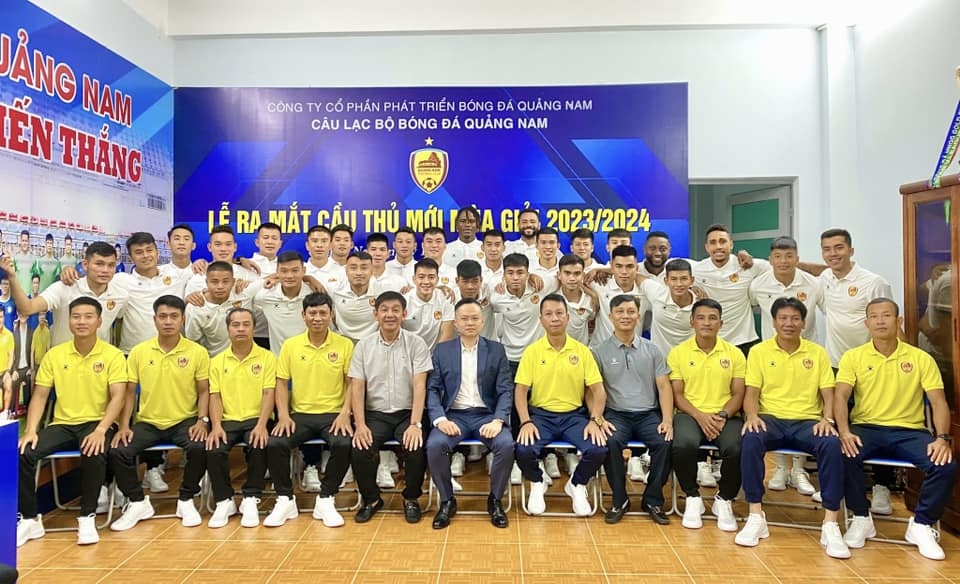 clb quang nam ra mat 15 tan binh sat ngay v-league 2023 2024 khoi tranh hinh anh 1