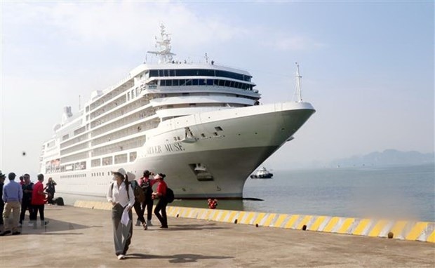 two cruise ships bring 1,200 foreign travelers to ha long picture 1