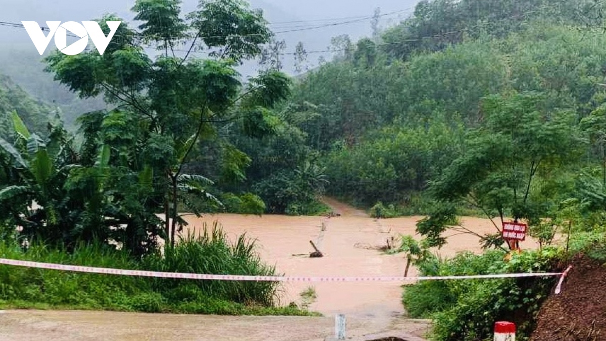 canh bao lu quet tu quang binh den quang ngai va kon tum hinh anh 2