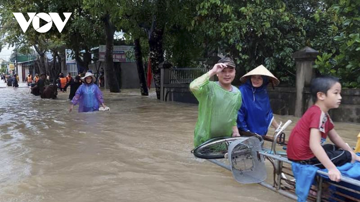 thoi tiet hom nay 14 10 tu nghe an den quang ngai tiep tuc co mua lon hinh anh 1