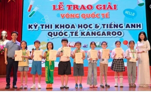 Ca Mau student wins CREST English Olympiad
