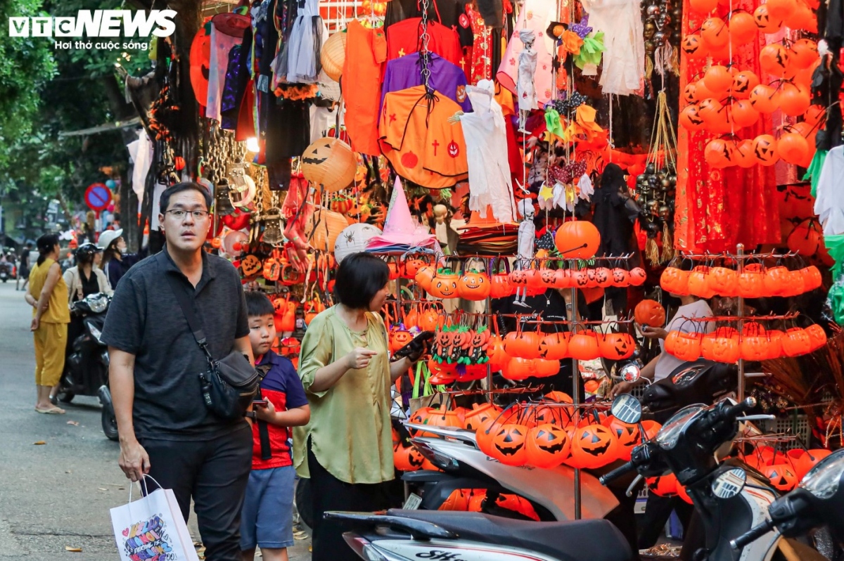 toys flood hang ma street in buildup to halloween season picture 12