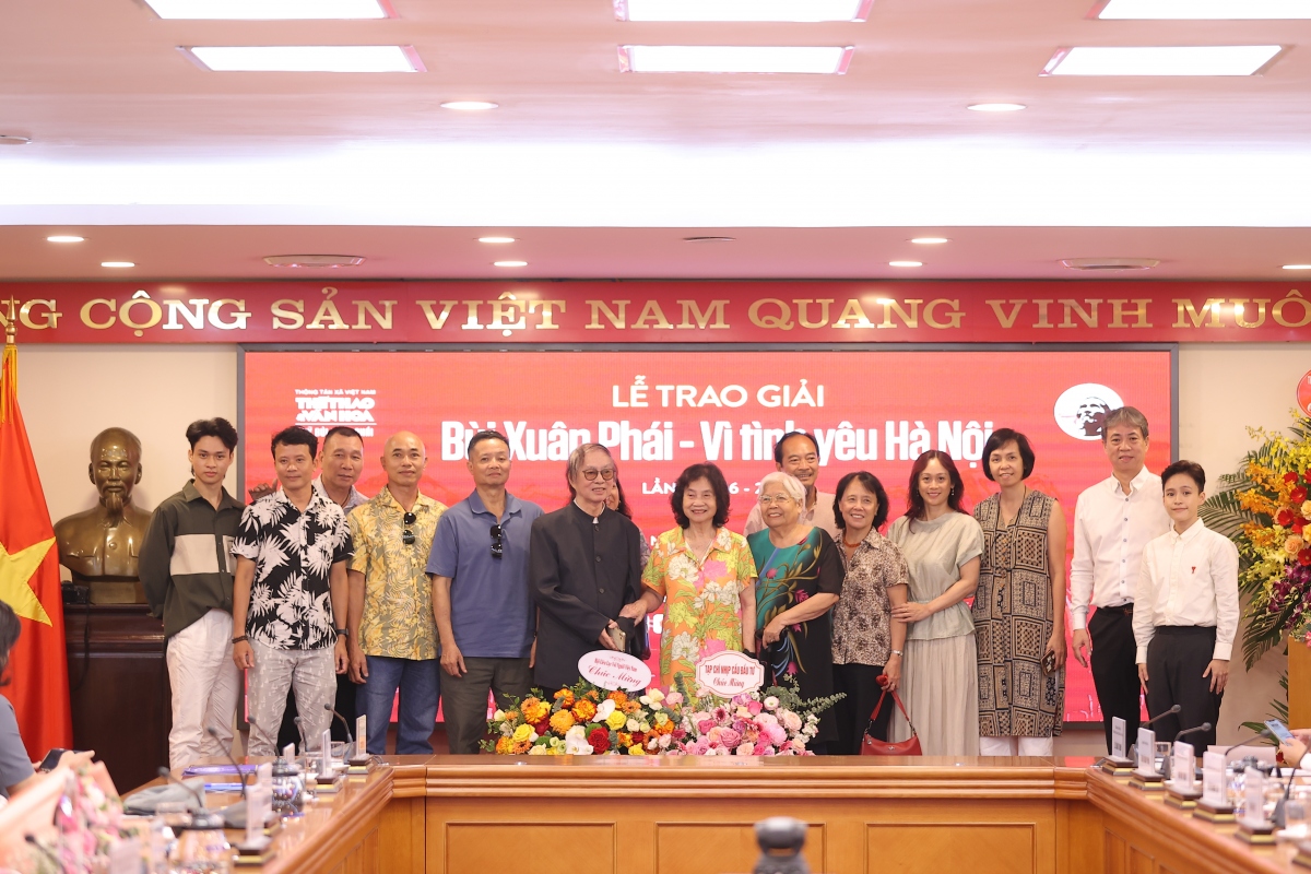 nsnd Dang nhat minh nhan giai thuong lon bui xuan phai - vi tinh yeu ha noi 2023 hinh anh 3