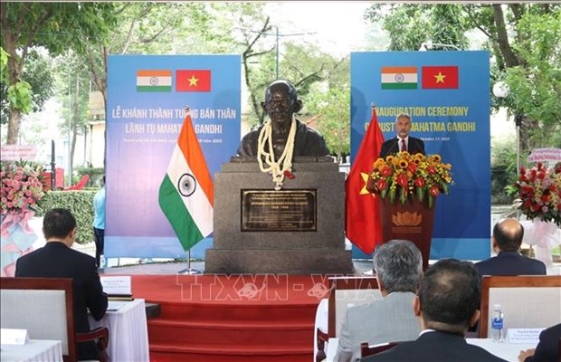 indian consulate general inaugurates mahatma gandhi s bust in hcm city picture 1