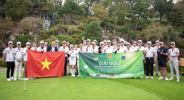 vietnam-japan friendship golf tournament held in fukuoka picture 1