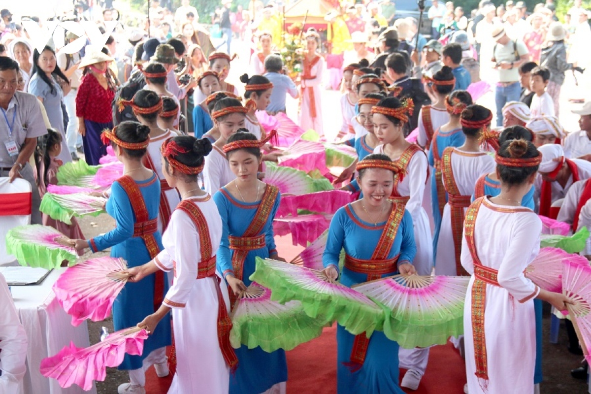 vibrant kate festival of cham ethnic people in southern vietnam picture 3