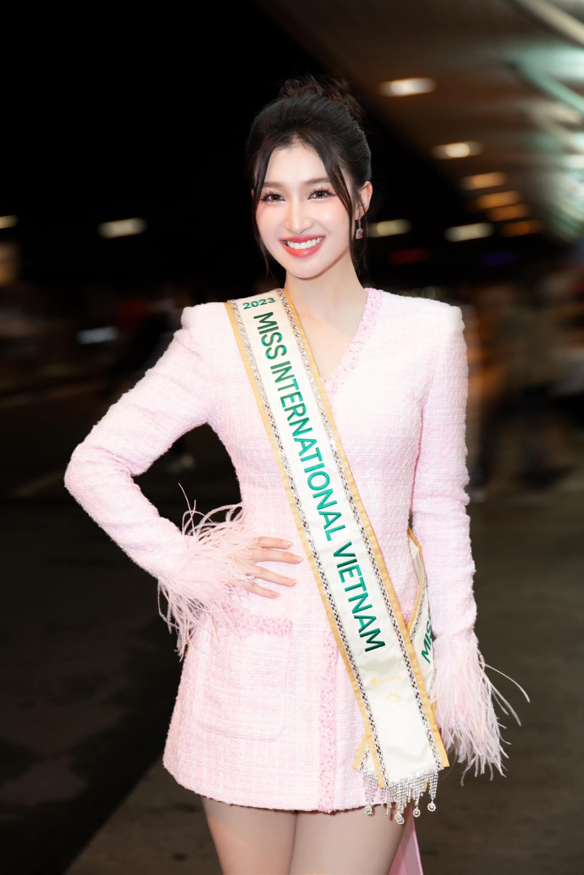 phuong nhi departs for miss international 2023 in japan picture 1