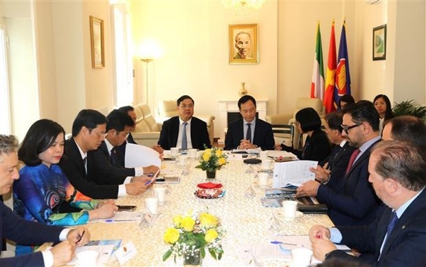 nam dinh calls for italian investment in maritime, green economy picture 1