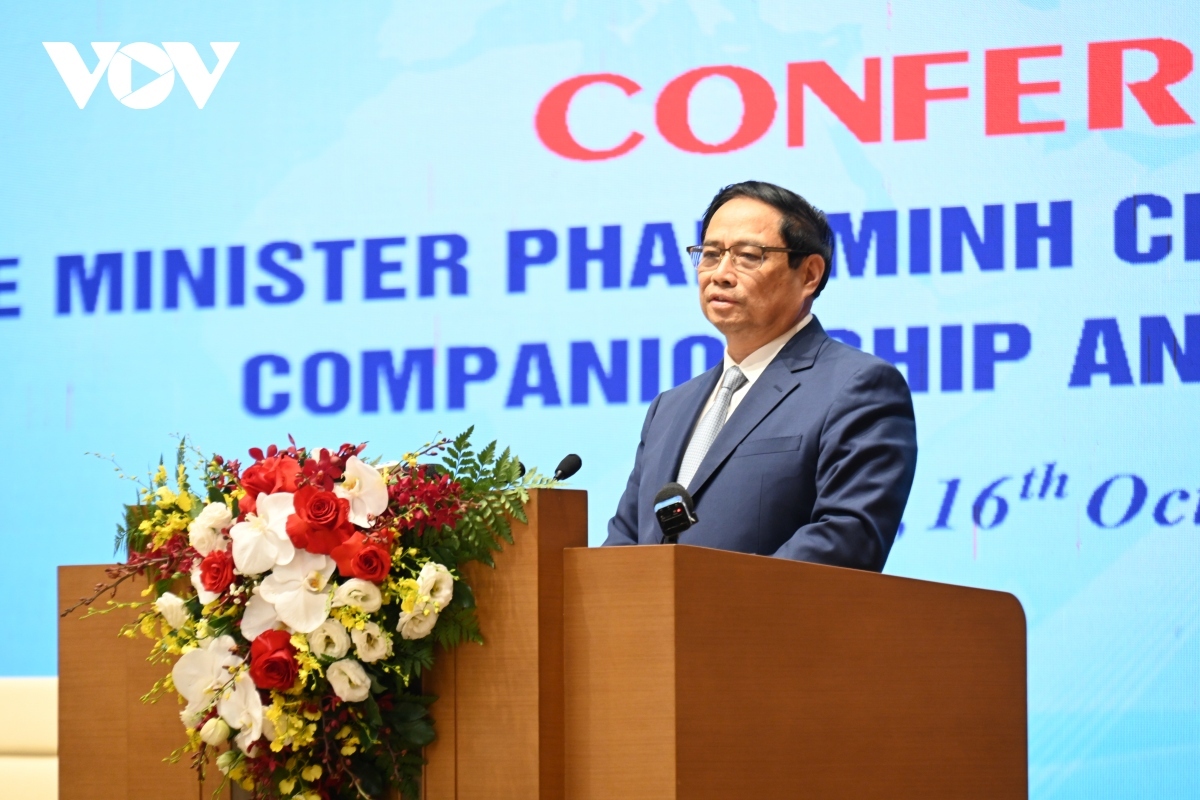 pm makes major commitments to fdi business operations in vietnam picture 1