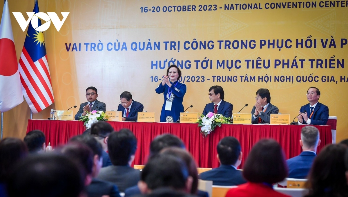 vietnam shares experience in public administration to achieve impressive growth picture 2