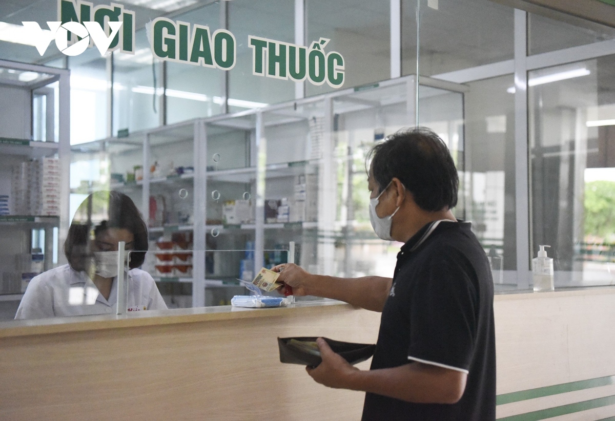 Thiếu thuốc là do chậm có kết quả đấu thầu tập trung, đàm phán giá?