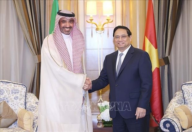 pm receives saudi arabia s ministers of economy-planning, human resources picture 2