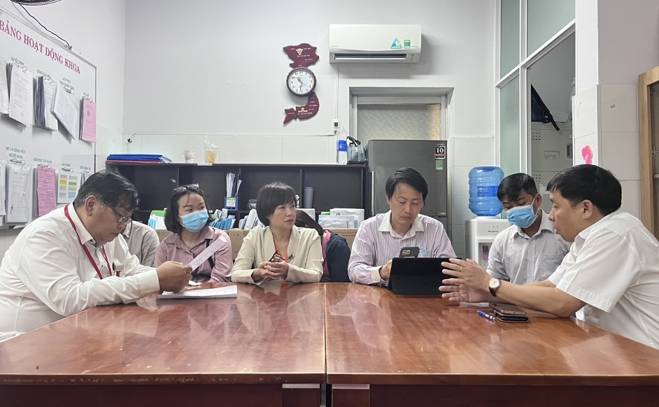 Vụ trẻ tử vong nghi ngộ độc bánh: Sở Y tế TP.HCM họp khẩn với các chuyên gia
