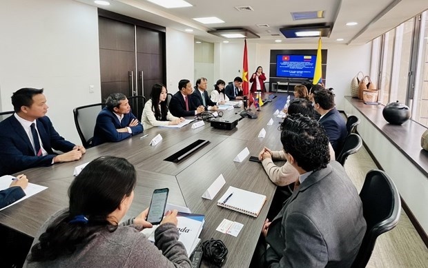 vietnam seeks to tighten business links with colombia, chile picture 1