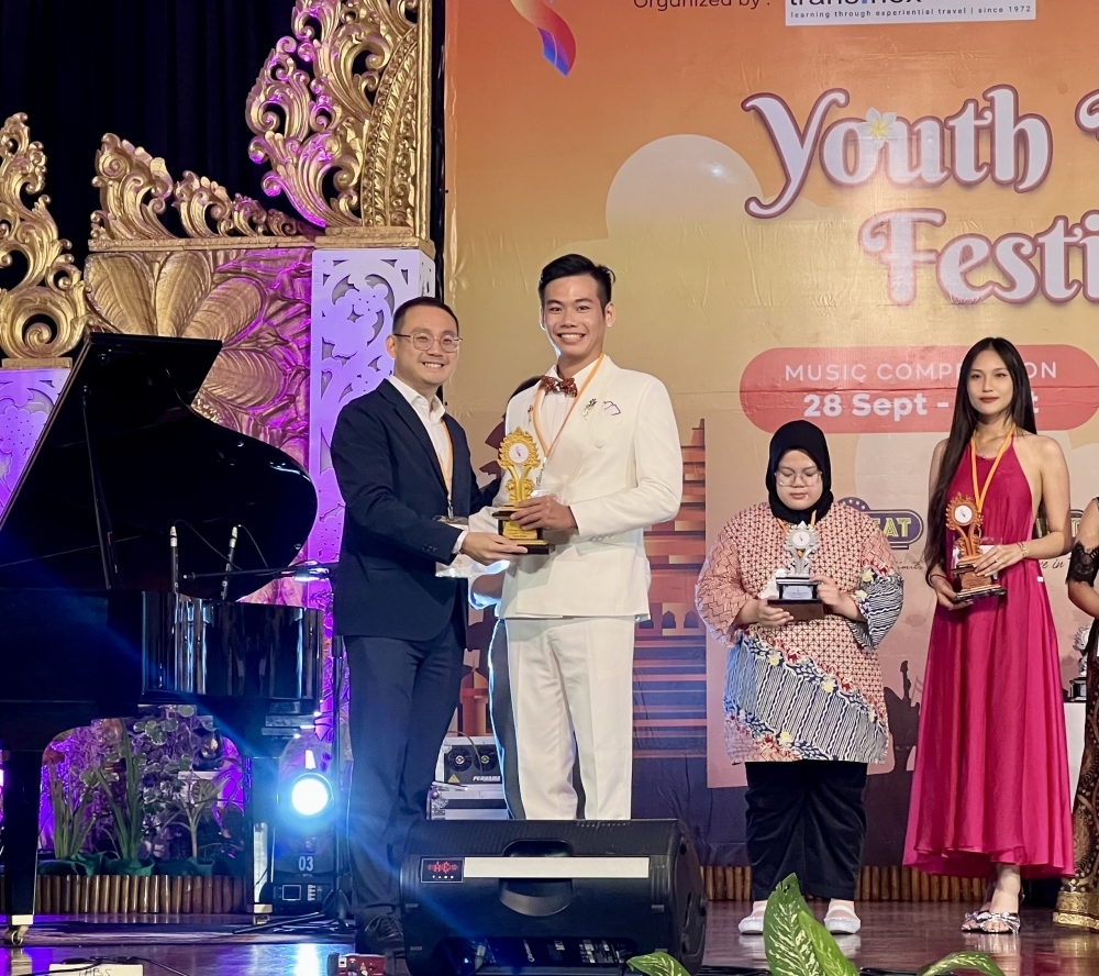 young vietnamese artist wins gold prize at youth friendship festival 2023 picture 1