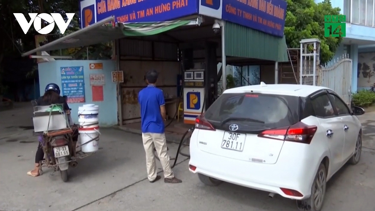 petrol prices reach highest level of vnd23,510 per litre in latest adjustment picture 1