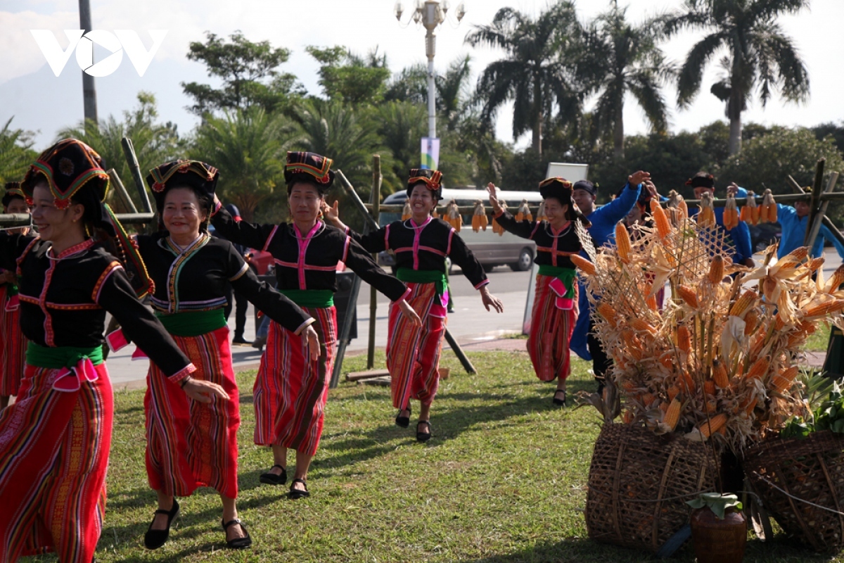preserving distinctive culture of cong ethnic people in northern vietnam picture 11