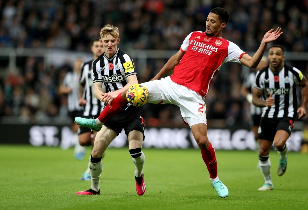 ket qua ngoai hang anh 5 11 arsenal thua tranh cai truoc newcastle hinh anh 9