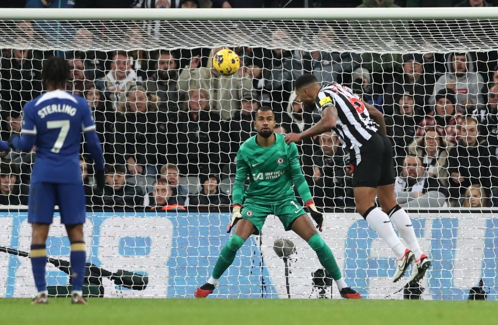 Kết quả vòng 13 Ngoại hạng Anh đêm 25/11: Newcastle "vùi dập" Chelsea