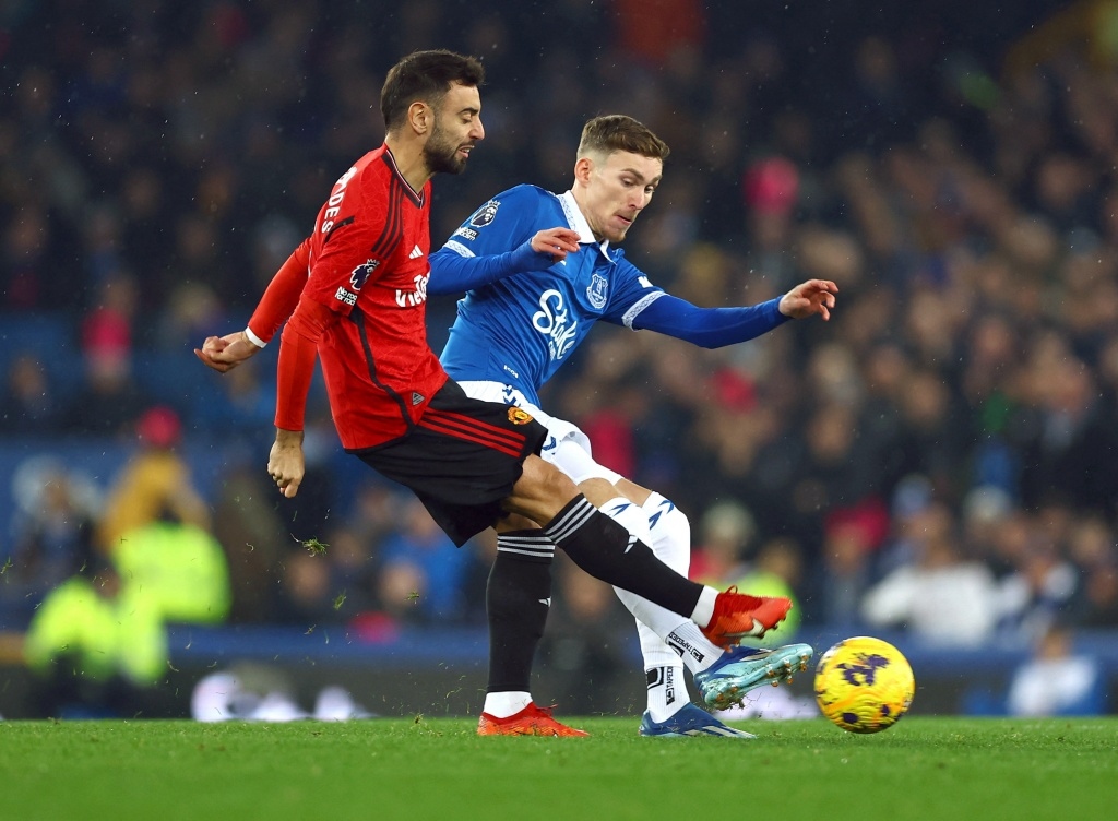 garnacho lập siêu phẩm xe đạp chổng ngược, mu thắng 3 sao trên sân everton hình ảnh 8 garnacho lap sieu pham xe dap chong nguoc, mu thang 3 sao tren san everton hinh anh 8