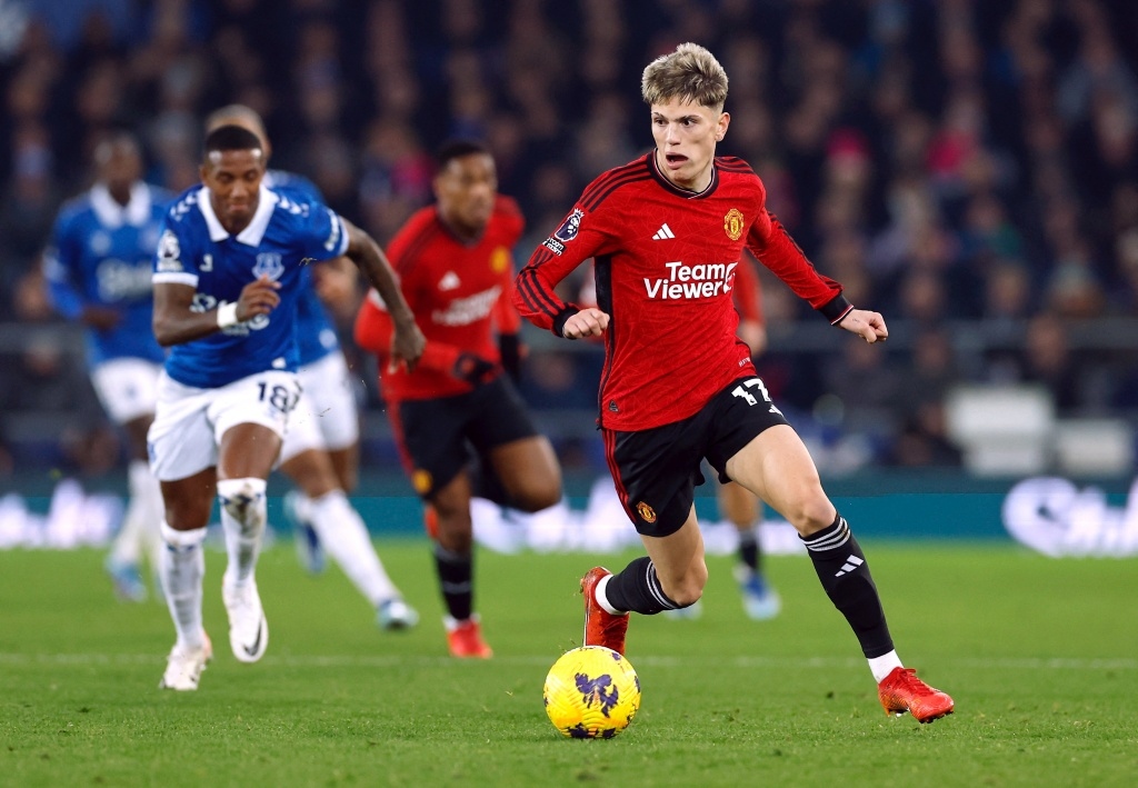garnacho lập siêu phẩm xe đạp chổng ngược, mu thắng 3 sao trên sân everton hình ảnh 10 garnacho lap sieu pham xe dap chong nguoc, mu thang 3 sao tren san everton hinh anh 10