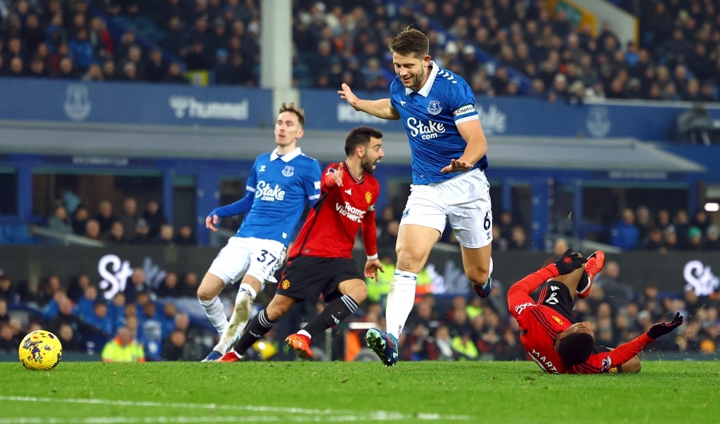 garnacho lập siêu phẩm xe đạp chổng ngược, mu thắng 3 sao trên sân everton hình ảnh 11 garnacho lap sieu pham xe dap chong nguoc, mu thang 3 sao tren san everton hinh anh 11
