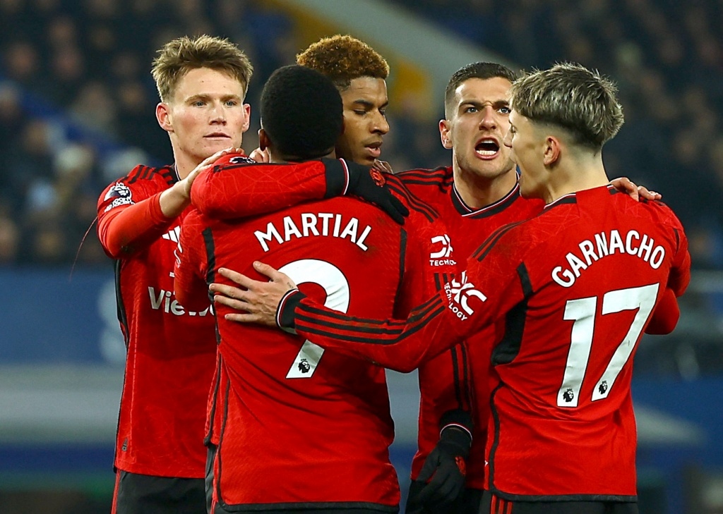 garnacho lập siêu phẩm xe đạp chổng ngược, mu thắng 3 sao trên sân everton hình ảnh 17 garnacho lap sieu pham xe dap chong nguoc, mu thang 3 sao tren san everton hinh anh 17