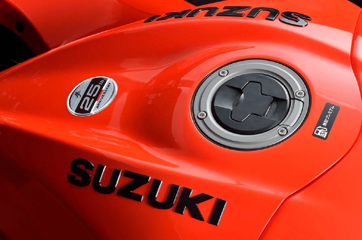 Chi tiết Suzuki Hayabusa 2024 phiên bản kỷ niệm 25 năm có giá gần 600 triệu đồng
