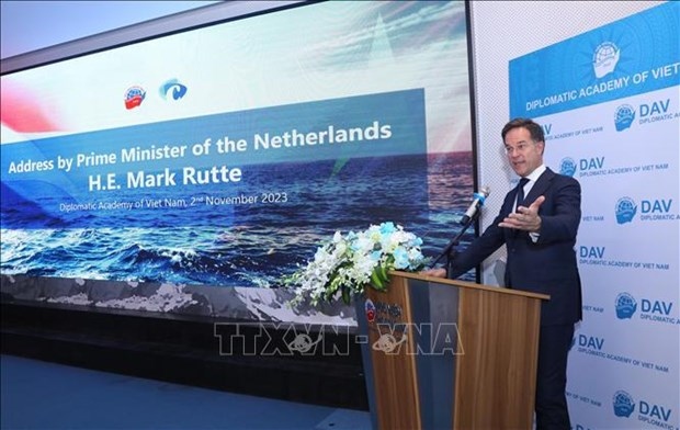 dutch pm attends roundtable on international law, order at sea in hanoi picture 1