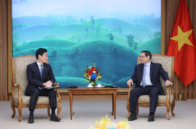 vietnam and japan boost cooperation in spearhead industries, suggests pm picture 1
