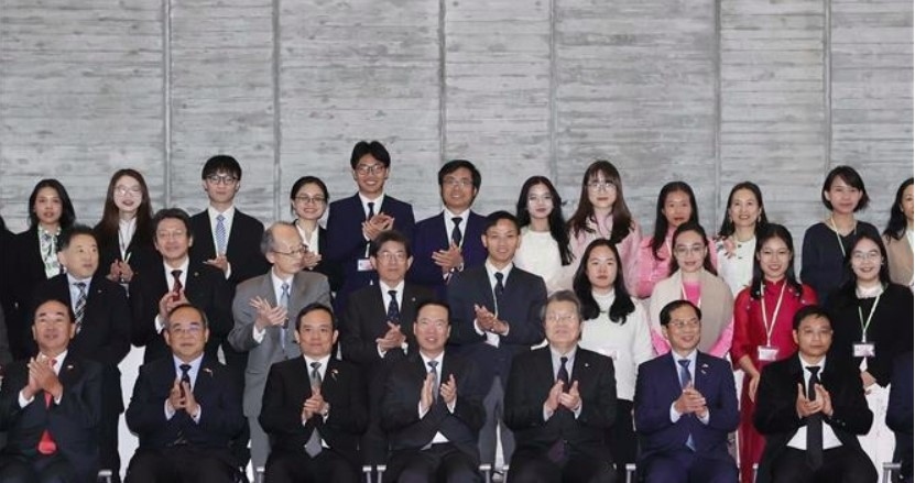 president s kyushu university visit concludes japan trip picture 1