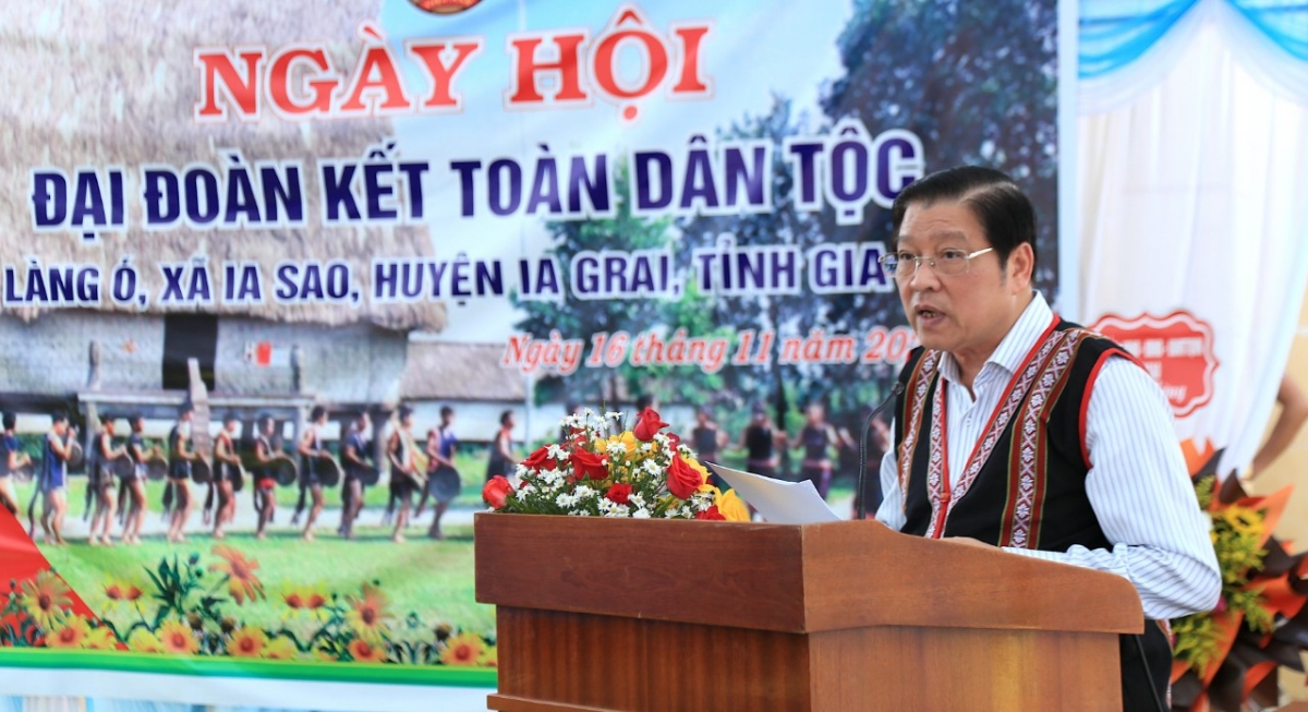 Trưởng Ban Nội chính Trung ương dự Ngày hội Đại đoàn kết tại làng Ó