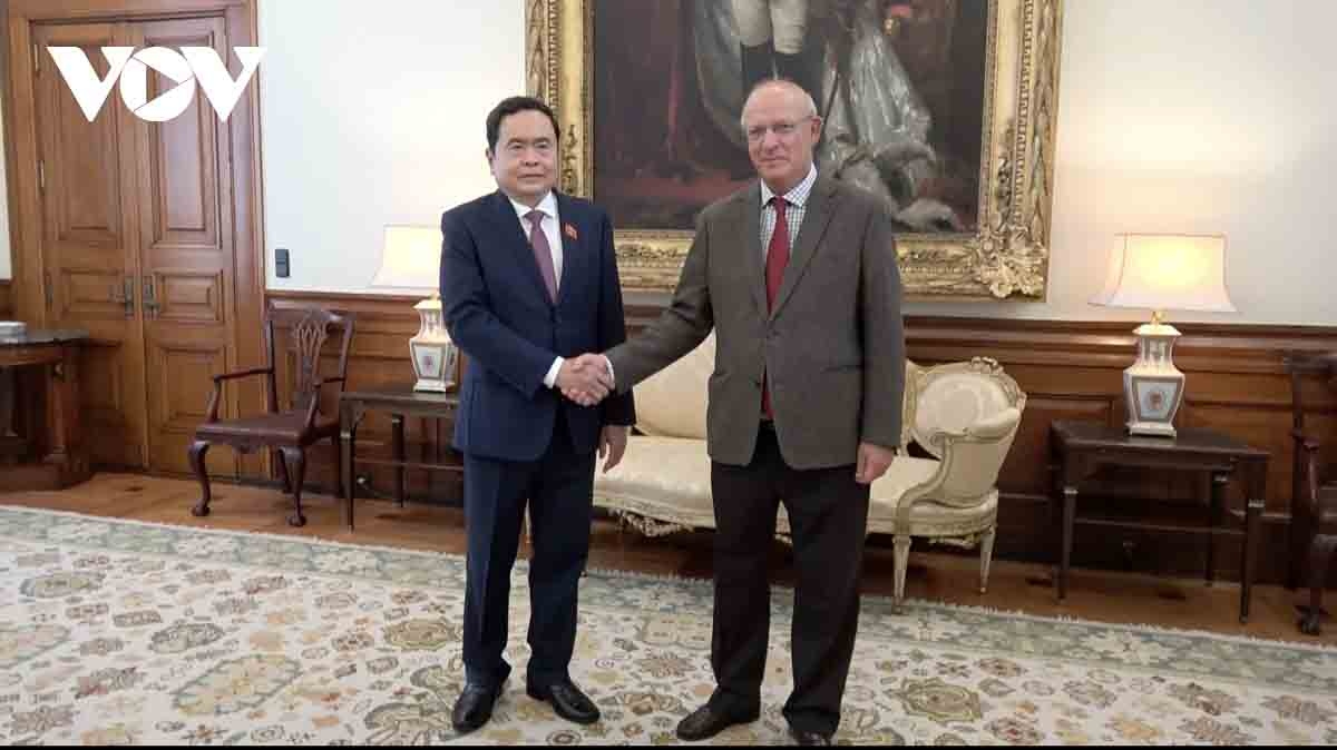 portugal attaches importance to developing relations with vietnam picture 1