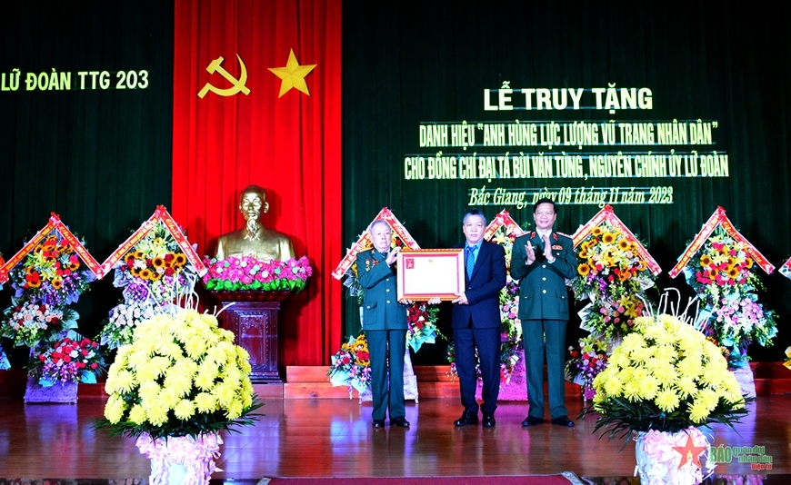 truy tang danh hieu anh hung llvtnd doi voi Dai ta bui van tung hinh anh 1