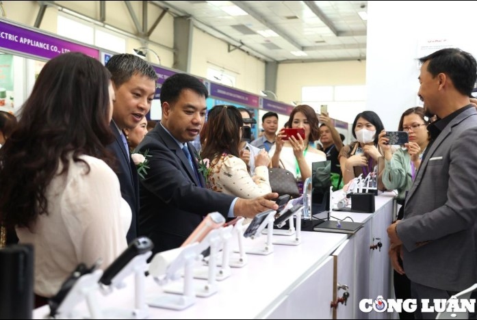 international electronics and smart appliances expo opens in hanoi picture 1